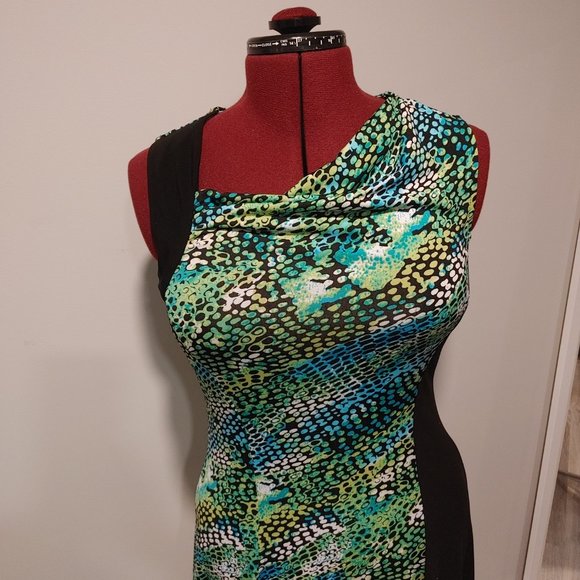 Adorable Asymmetric Midi Dress - Picture 5 of 5